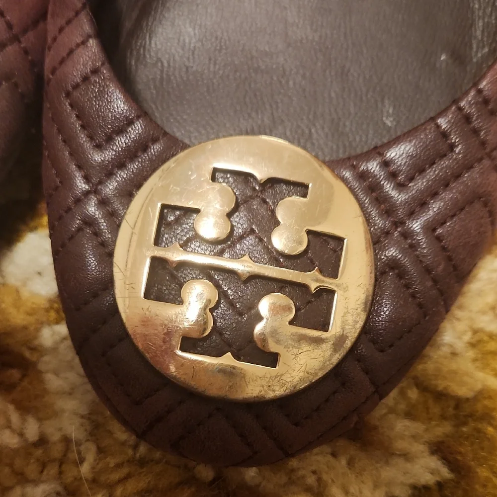 Tory Burch Burgandy Ballet Flats with Quilted Design - Picture 2 of 4